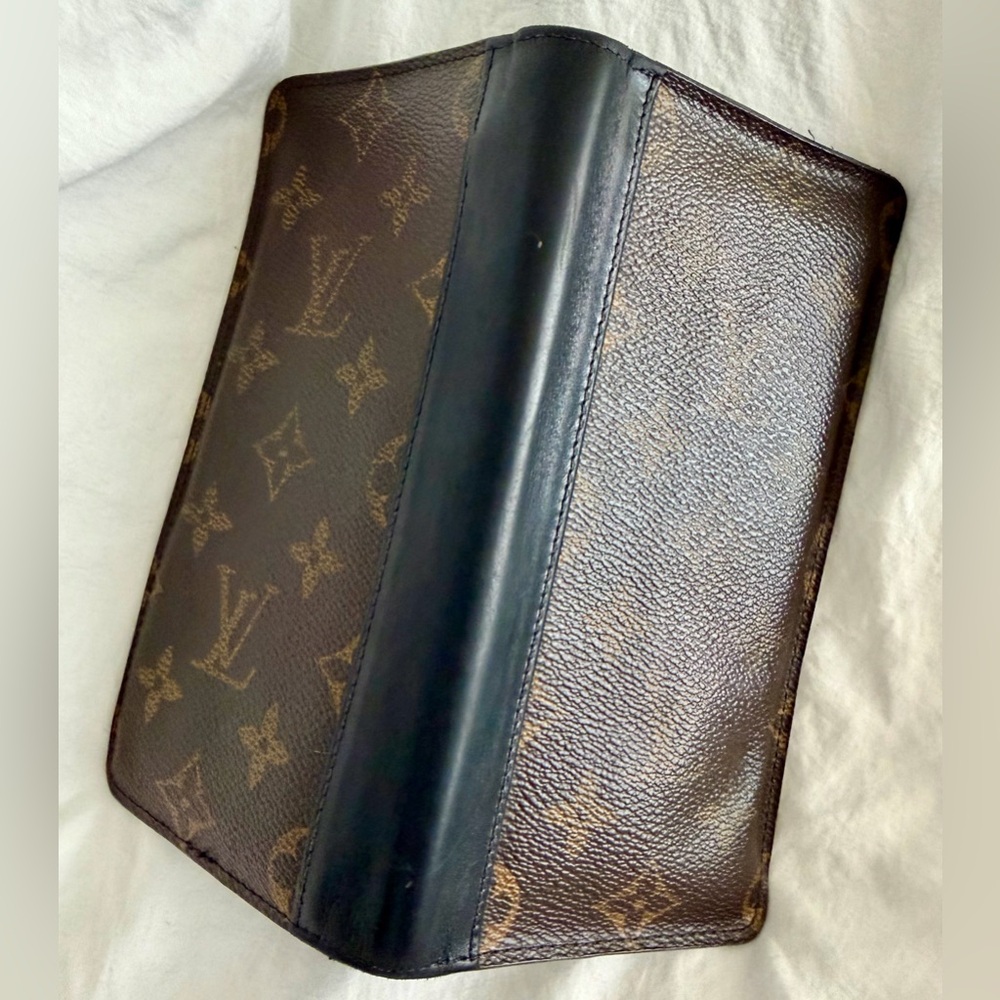 👑✅PRICE FIRM✅ AUTHENTIC Louis Vuitton Macassar Wallet - Picture 7 of 17